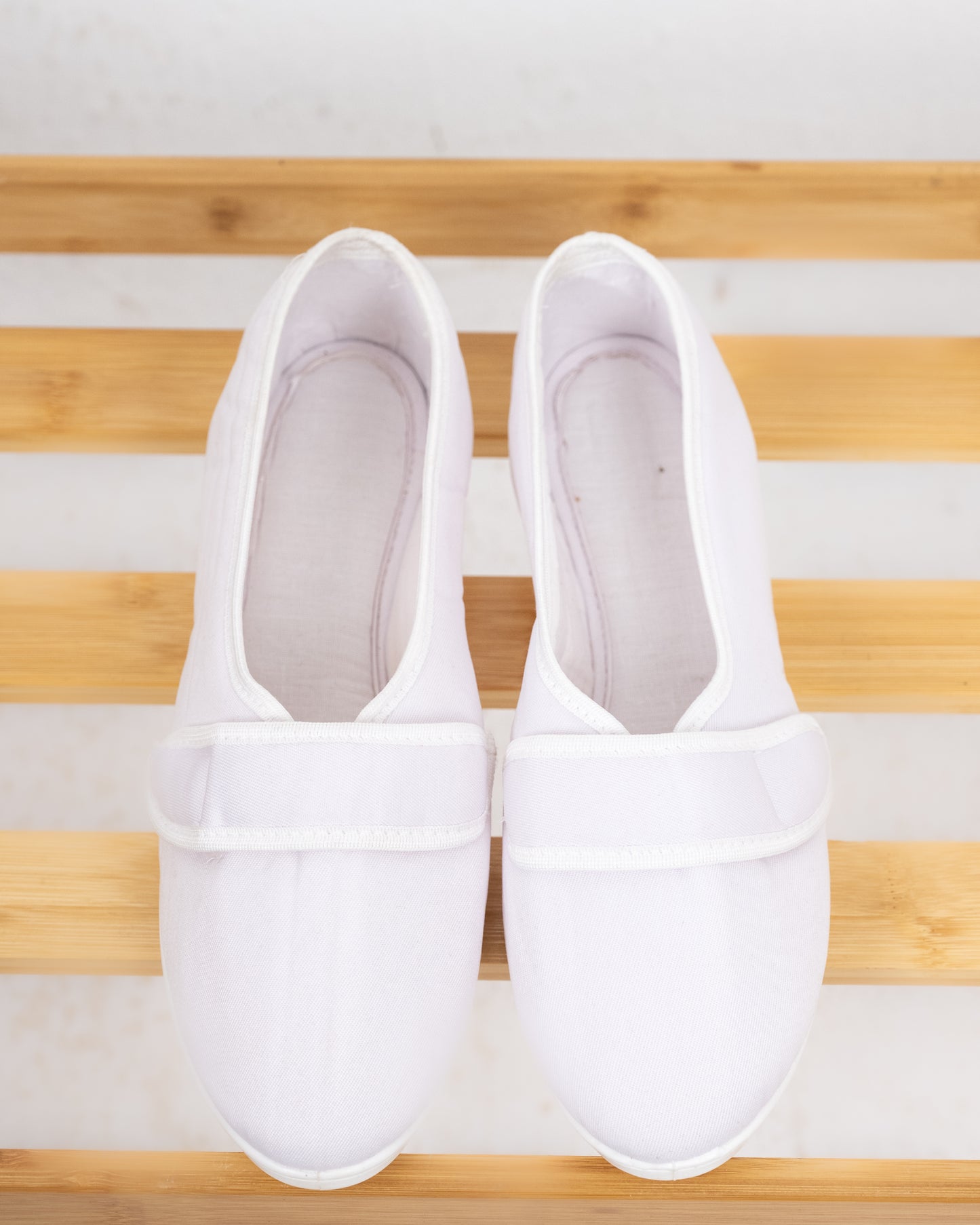 حذاء أبيض سكوتش