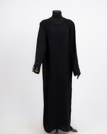 بايسك سي واي اسود